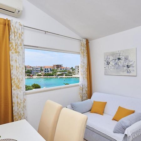 Apartments Lumi Рогозница Екстериор снимка