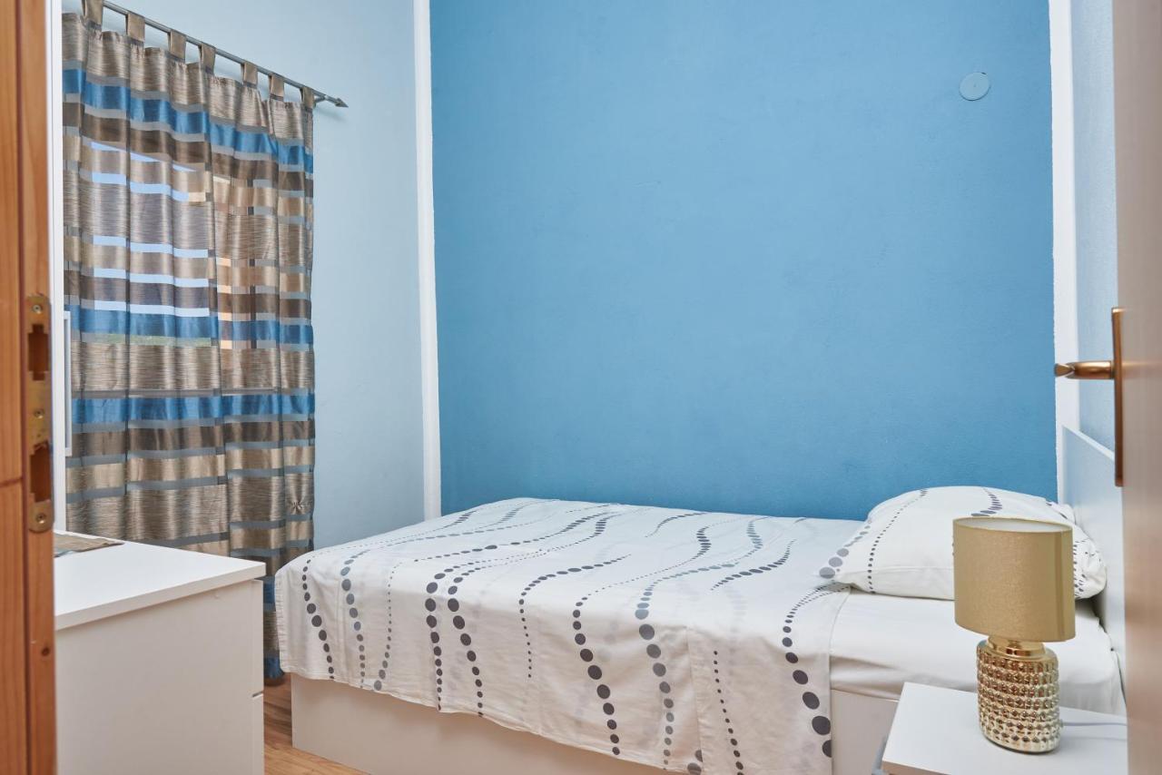Apartments Lumi Рогозница Екстериор снимка