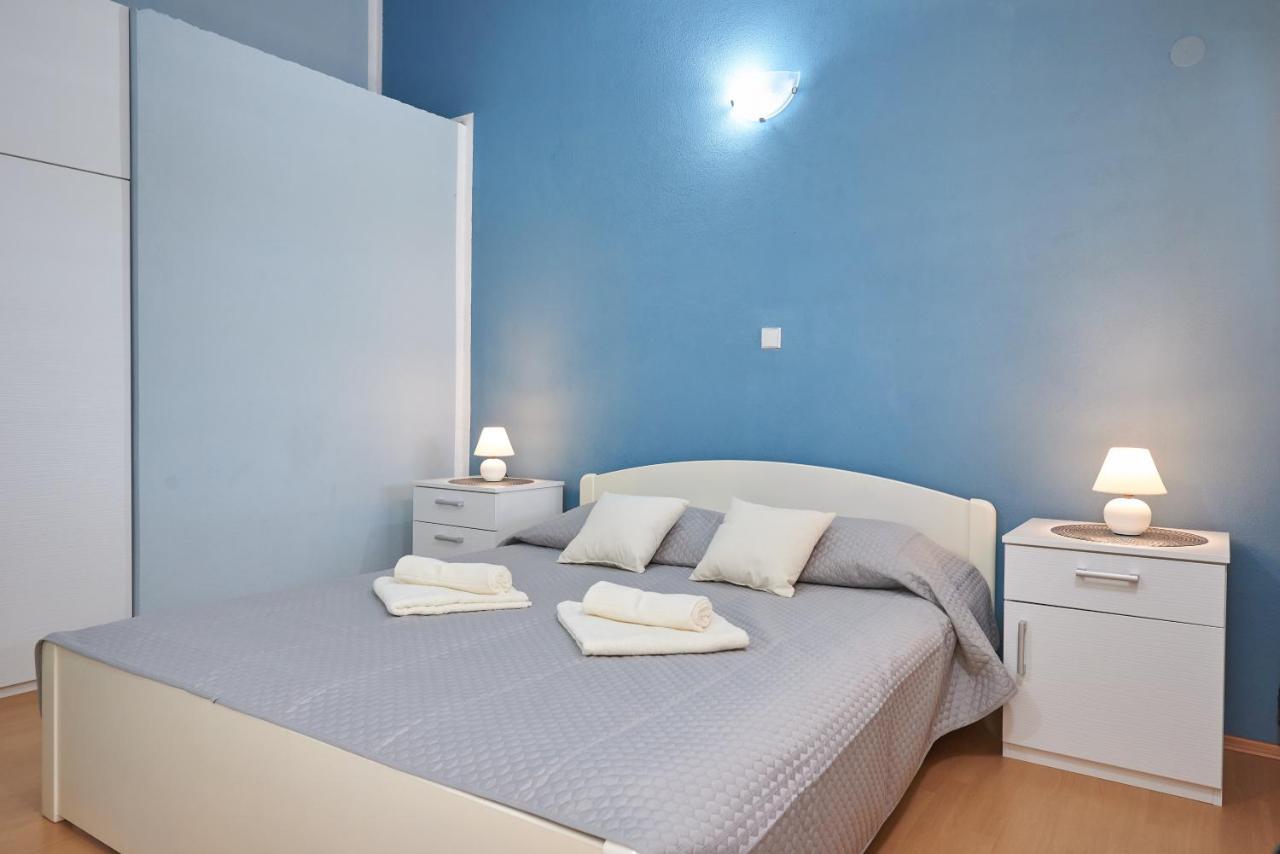Apartments Lumi Рогозница Екстериор снимка