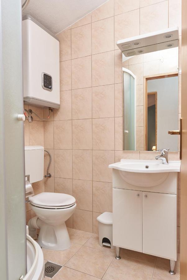 Apartments Lumi Рогозница Екстериор снимка
