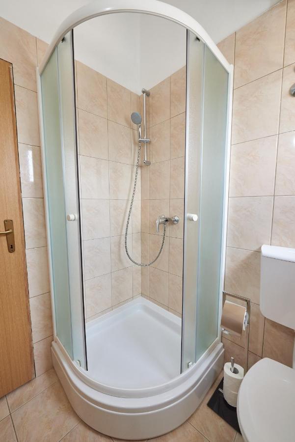 Apartments Lumi Рогозница Екстериор снимка